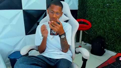 Snapshot of man_san11 chatting on 11-03-25, 03:35 man_san11 online show from 11-03-25, 03:35