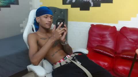 Snapshot of man_sant11 chatting on 05-06-26, 04:01 man_sant11 online show from 05-06-26, 04:01