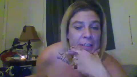 mindy22 online show from 10-15-25, 09:42