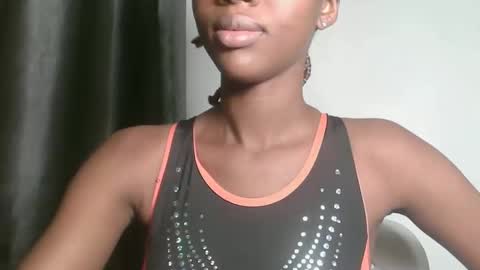 Snapshot of mandymia chatting on 12-16-25, 04:06 mandymia online show from 12-16-25, 04:06