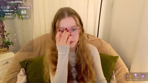 Snapshot of mandymilson chatting on 09-21-25, 02:08 Mandy online show from 09-21-25, 02:08