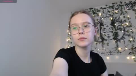 Snapshot of mandymilson chatting on 09-26-25, 03:05 Mandy online show from 09-26-25, 03:05