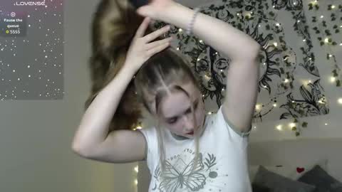 Snapshot of mandymilson chatting on 10-11-25, 03:10 Mandy online show from 10-11-25, 03:10