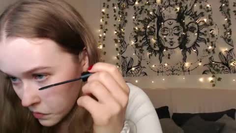 Snapshot of mandymilson chatting on 10-18-25, 06:19 Mandy online show from 10-18-25, 06:19