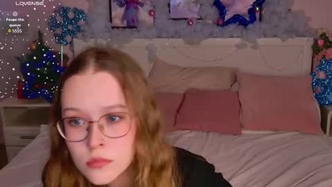 Snapshot of mandymilson chatting on 12-14-25, 02:11 Mandy online show from 12-14-25, 02:11