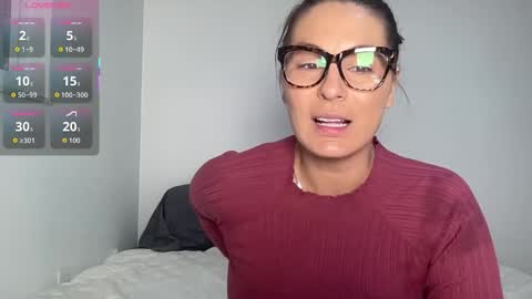 Mandy online show from 12-19-25, 12:17