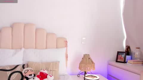 Snapshot of manelyk_10 chatting on 11-09-25, 02:04 online show from 11-09-25, 02:04