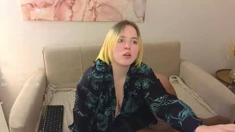 Snapshot of manic_pixie_ chatting on 02-11-25, 02:24 manic_pixie_ online show from 02-11-25, 02:24