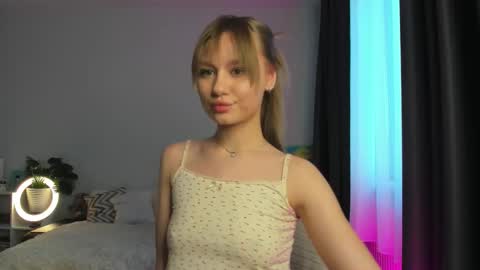 Snapshot of manita_misti chatting on 02-16-26, 10:00 Manita online show from 02-16-26, 10:00