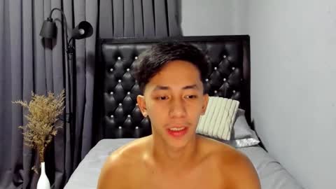 Snapshot of manofyour_lustxx chatting on 12-15-25, 01:26 MR. JAY online show from 12-15-25, 01:26