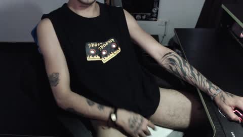 Snapshot of manolo___ chatting on 01-16-25, 06:37 Manolo modelo independiente online show from 01-16-25, 06:37