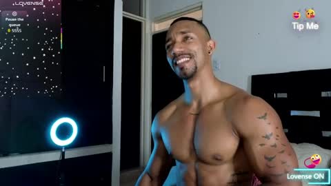 Snapshot of manolo_hot1 chatting on 05-12-26, 07:55 Manolo Hot 1 online show from 05-12-26, 07:55