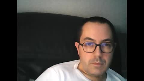 manu5933 online show from 12-19-24, 03:08