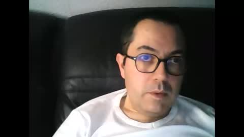 manu5933 online show from 01-04-25, 03:49