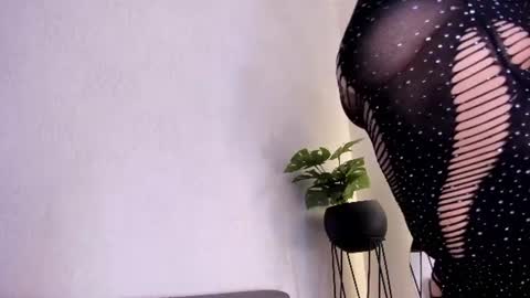 manuela_montes_ online show from 06-12-26, 12:04