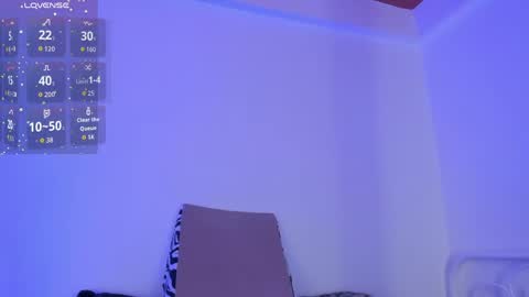Snapshot of manuelaevans_ chatting on 05-29-26, 09:35 Manuela online show from 05-29-26, 09:35
