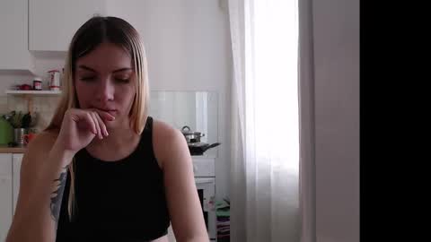 Snapshot of manyamania chatting on 12-03-25, 08:23 Prosto Maria online show from 12-03-25, 08:23