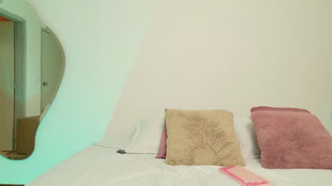     online show from 12-12-24, 12:48