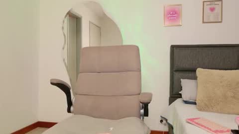     online show from 03-12-25, 12:53