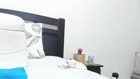 Mara online show from 04-17-26, 02:31