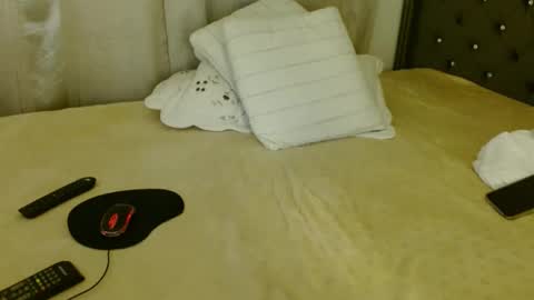 mara4sweet online show from 01-16-25, 05:42