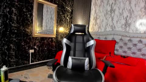 Mara  online show from 10-20-25, 09:04