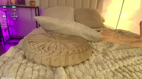Mara Santoro online show from 05-15-26, 11:34