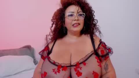 Mrs. Sweet online show from 10-02-25, 01:01