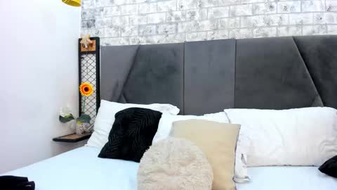 Maray Lous  online show from 11-28-25, 08:55