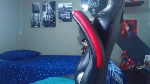 Snapshot of marcel_craw0796 chatting on 05-08-26, 02:33 MARCEL online show from 05-08-26, 02:33