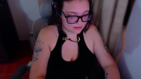Snapshot of marcela2101s chatting on 10-12-25, 01:04 marcela2101s online show from 10-12-25, 01:04