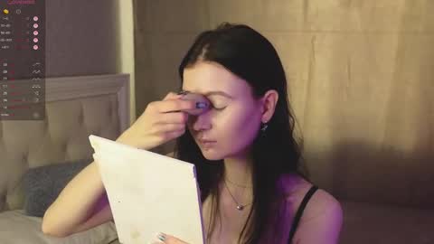 Snapshot of marceline_lu chatting on 02-25-26, 04:11 Marcelline online show from 02-25-26, 04:11