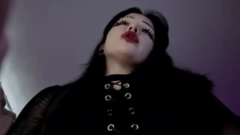Snapshot of marceline_red chatting on 05-30-26, 07:27 Lady Marceline online show from 05-30-26, 07:27