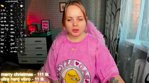 Snapshot of marcelinepeach chatting on 12-23-25, 08:01 Sara online show from 12-23-25, 08:01