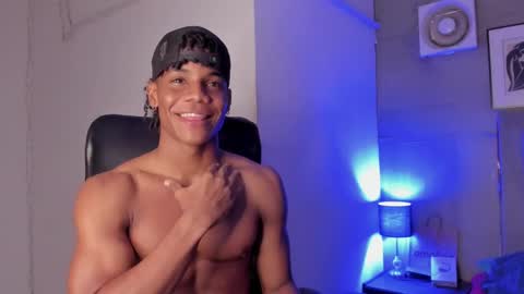 Snapshot of marcelo_dosantos77 chatting on 01-17-25, 06:47 MARCELO online show from 01-17-25, 06:47