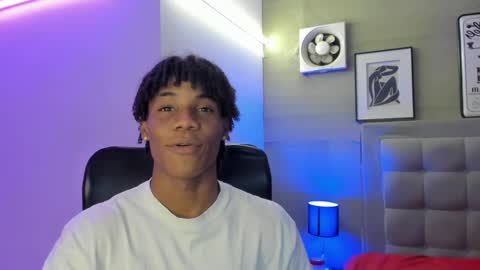 Snapshot of marcelo_dosantos77 chatting on 01-22-25, 03:52 MARCELO online show from 01-22-25, 03:52