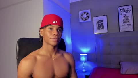 Snapshot of marcelo_dosantos77 chatting on 02-01-25, 04:03 MARCELO online show from 02-01-25, 04:03