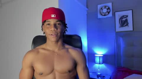 Snapshot of marcelo_dosantos77 chatting on 02-02-25, 03:54 MARCELO online show from 02-02-25, 03:54