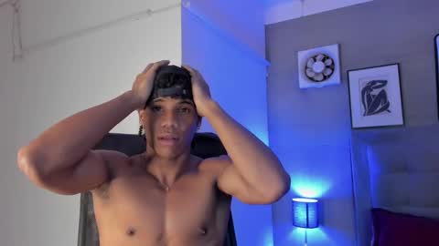 Snapshot of marcelo_dosantos77 chatting on 02-03-25, 06:45 MARCELO online show from 02-03-25, 06:45