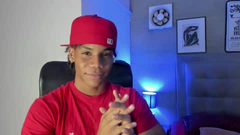 Snapshot of marcelo_dosantos77 chatting on 02-05-25, 03:45 MARCELO online show from 02-05-25, 03:45