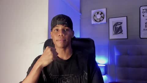 Snapshot of marcelo_dosantos77 chatting on 02-07-25, 03:45 MARCELO online show from 02-07-25, 03:45