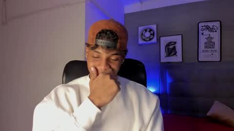 Snapshot of marcelo_dosantos77 chatting on 02-08-25, 03:52 MARCELO online show from 02-08-25, 03:52