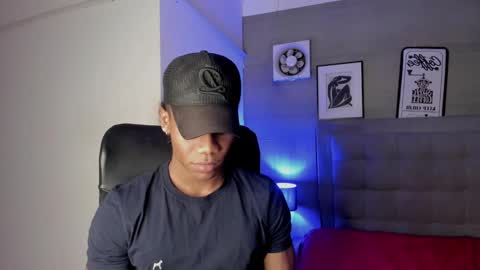 Snapshot of marcelo_dosantos77 chatting on 02-12-25, 03:40 MARCELO online show from 02-12-25, 03:40