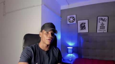 Snapshot of marcelo_dosantos77 chatting on 02-12-25, 06:51 MARCELO online show from 02-12-25, 06:51