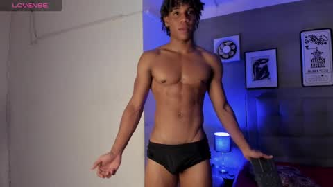 Snapshot of marcelo_dosantos77 chatting on 02-24-25, 07:00 MARCELO online show from 02-24-25, 07:00