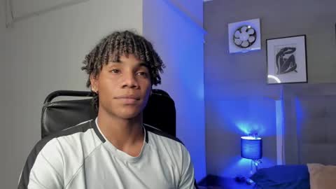 Snapshot of marcelo_dosantos77 chatting on 03-11-25, 12:44 MARCELO online show from 03-11-25, 12:44