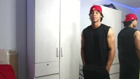 Snapshot of marcelo_dosantos77 chatting on 09-12-25, 01:44 MARCELO online show from 09-12-25, 01:44