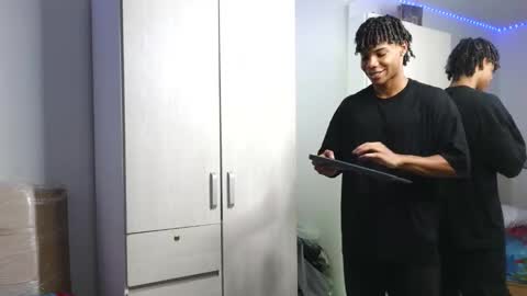 Snapshot of marcelo_dosantos77 chatting on 09-26-25, 12:42 MARCELO online show from 09-26-25, 12:42