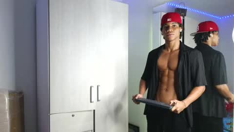 Snapshot of marcelo_dosantos77 chatting on 09-28-25, 03:28 MARCELO online show from 09-28-25, 03:28