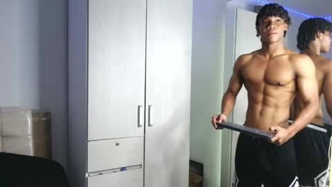 Snapshot of marcelo_dosantos77 chatting on 10-08-25, 05:21 MARCELO online show from 10-08-25, 05:21